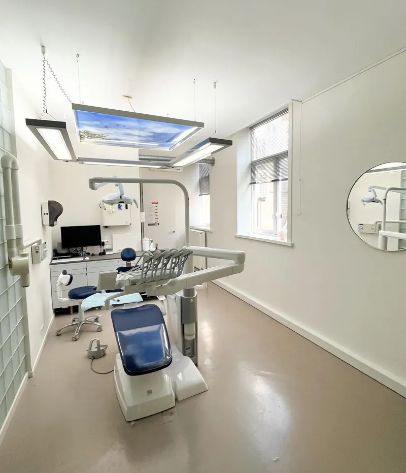 Treatment room at Primo Dental Clinic in The Hague